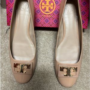Tory Burch Gigi pump Tory beige sz9.5